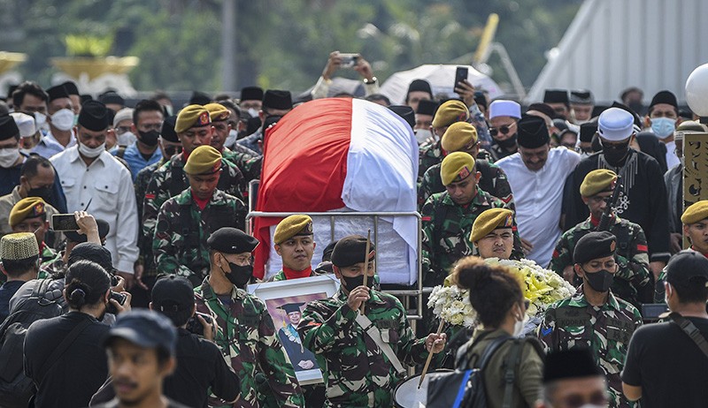 Foto Jenazah Azyumardi Azra Dimakamkan di TMP Kalibata - Bagian 1
