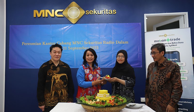 MNC Sekuritas Resmikan Kantor Cabang Radio Dalam - Bagian 1
