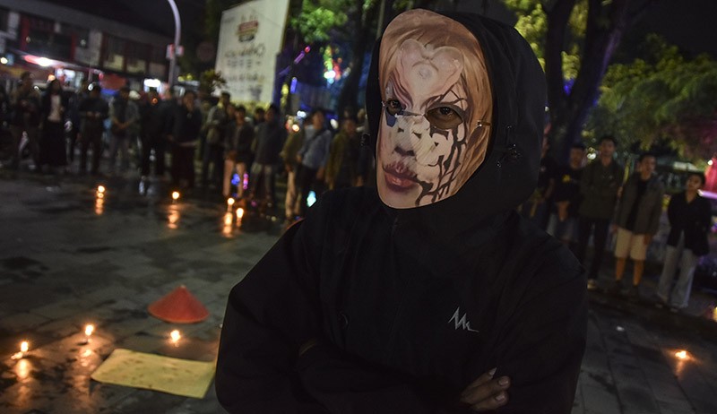 Bjorka Ikut Mahasiswa Beraksi Menuntut Pemerintah Tuntaskan Kemiskinan - Bagian 1