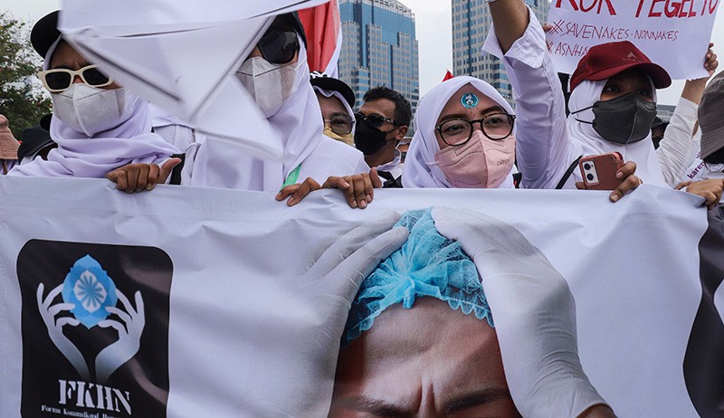 Nakes Minta Diangkat jadi ASN: Janjimu seperti Parfum Isi Ulang, Wangi tapi Palsu - Bagian 5
