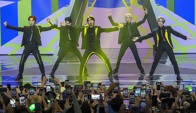 K-Poppers Heboh, WayV Tampil Pada Malam Puncak ITA 2022 di Studio RCTI+ - Bagian 3
