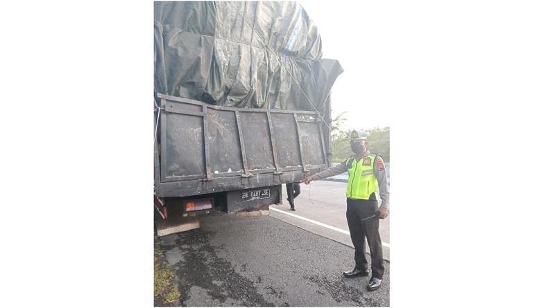 Breaking News Kecelakaan di Tol Bawen-Ungaran, 5 Orang Tewas