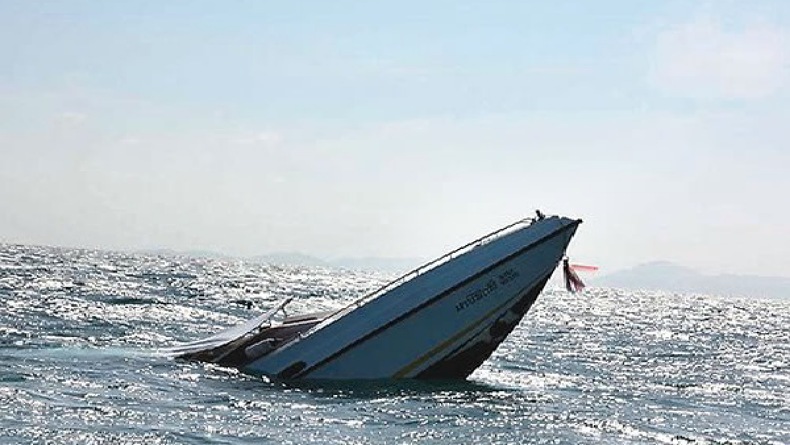 Lompat ke Laut, 3 ABK PM Surga Ilahi Selamat saat Kapal Tenggelam di Flores