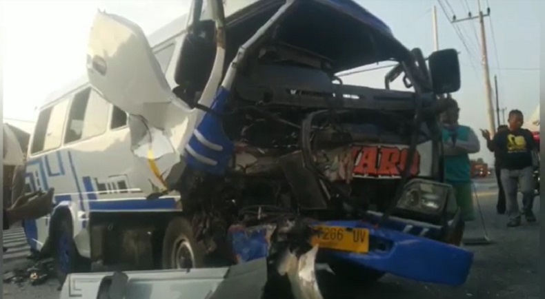 Mobil Rombongan Pesilat di Madiun Tabrak Sedan dan Motor, 1 Tewas 3 Luka Parah 