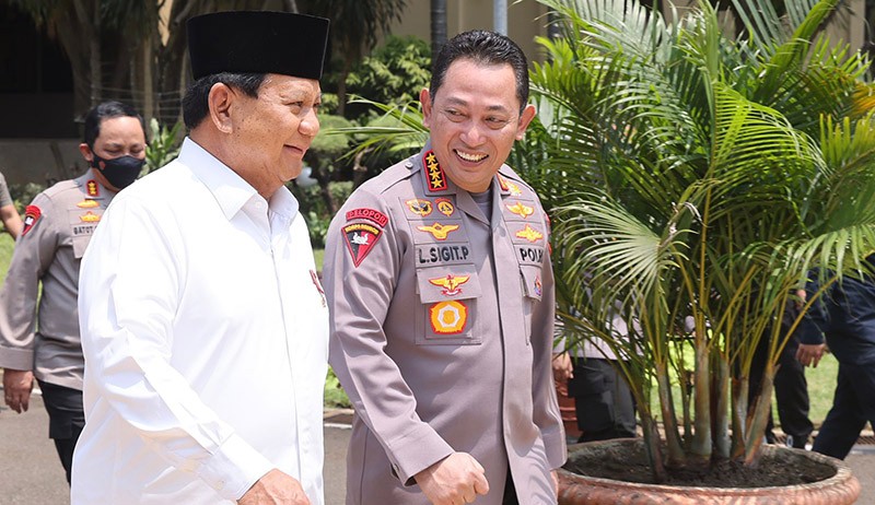 Prabowo Berikan Pistol G2 Elite Silver-Hitam kepada Kapolri, Ini Penampakannya - Bagian 3