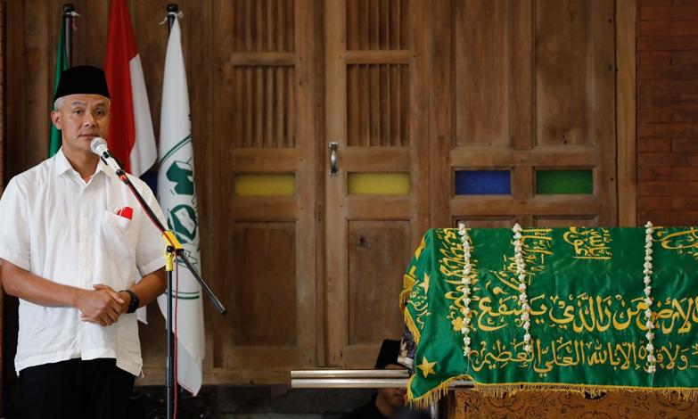 Ganjar Kenang KH Muhammad Dian Nafi': Beliau Sosok Moderat yang Dikagumi Banyak Orang