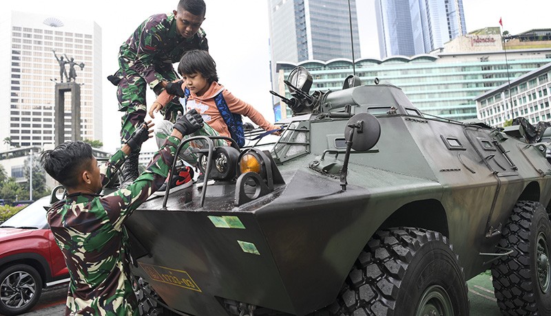 Defile Pasukan dan Alutsista Meriahkan HUT ke-77 TNI  - Bagian 1