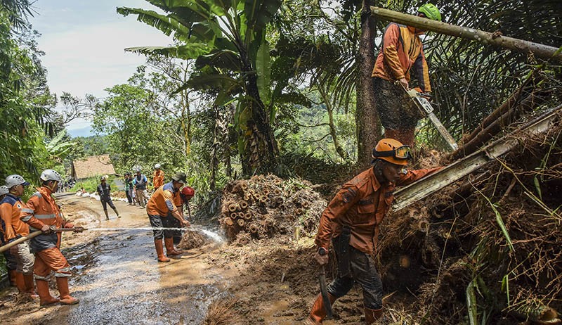 Banjir Bandang Terjang Desa Sukamaju Ciamis, Satu Orang Hilang Terbawa Arus - Bagian 1