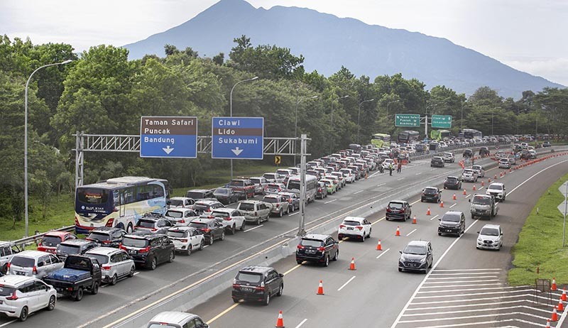 Libur Maulid Nabi Muhammad SAW, Kawasan Puncak Macet Panjang - Bagian 1