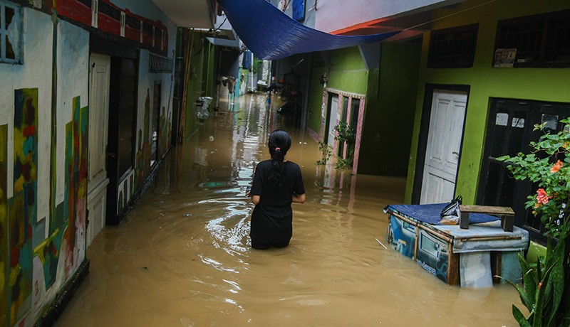 Permukiman Warga Kebon Pala Jakarta Timur Terendam Banjir Hampir 2 Meter - Bagian 4