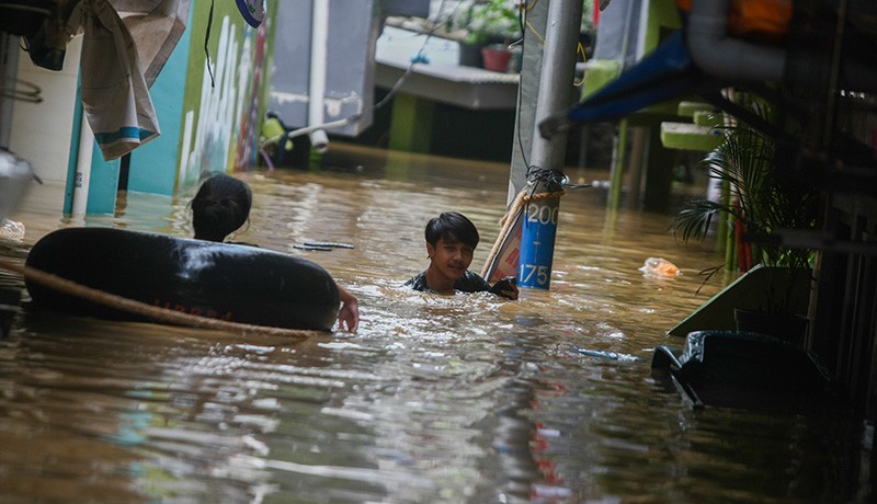Permukiman Warga Kebon Pala Jakarta Timur Terendam Banjir Hampir 2 Meter - Bagian 2
