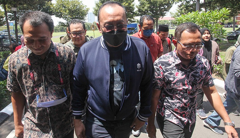 Dirut PT LIB Akhmad Hadian Lukita Diperiksa sebagai Tersangka - Bagian 1