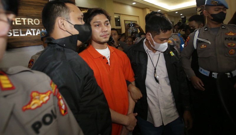 Foto-Foto Rizky Billar Ditahan atas Kasus KDRT terhadap Lesti Kejora - Bagian 1