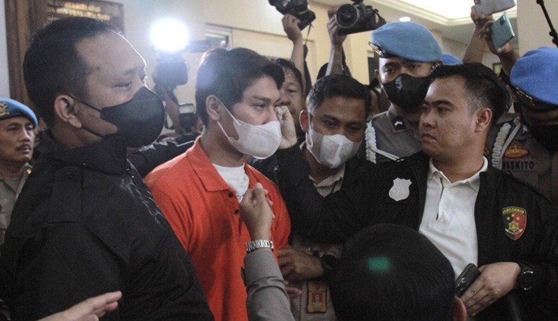 Foto-Foto Rizky Billar Ditahan atas Kasus KDRT terhadap Lesti Kejora - Bagian 3