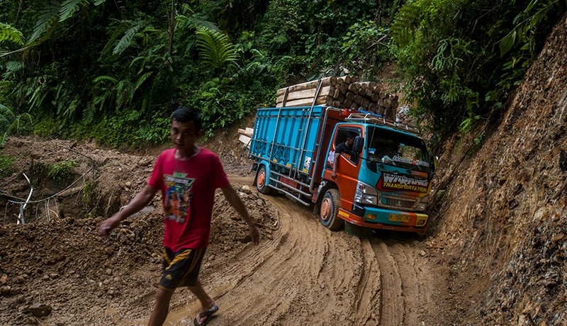 Jalan Lebak - Sukabumi Sudah Puluhan Tahun Rusak, Akses Penuh Lumpur dan Berbatu - Bagian 1