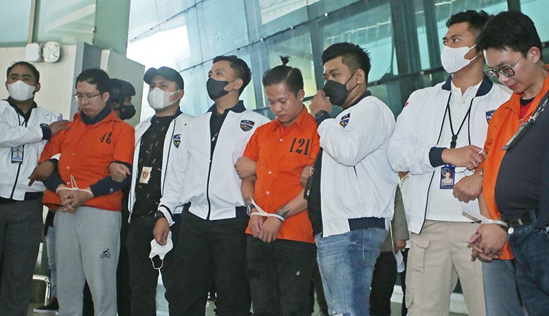 Foto 3 Bandar Besar Judi Online Jaringan Jakarta Ditangkap di Kamboja - Bagian 1