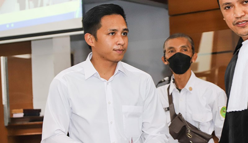 Ekspresi Bharada E Jalani Sidang Perdana Kasus Pembunuhan Brigadir J - Bagian 2