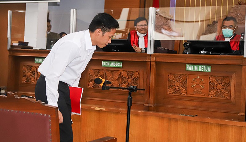 Ekspresi Bharada E Jalani Sidang Perdana Kasus Pembunuhan Brigadir J - Bagian 3