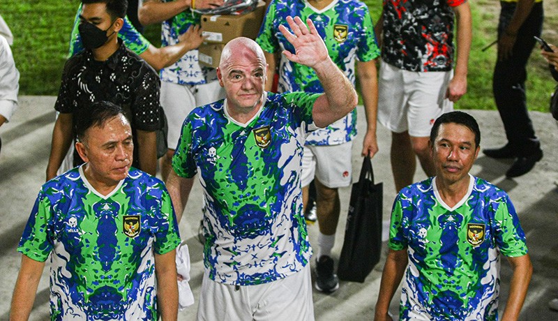 Main Sepak Bola dengan Pengurus PSSI, Presiden FIFA Gianni Infantino Cetak 2 Gol - Bagian 4