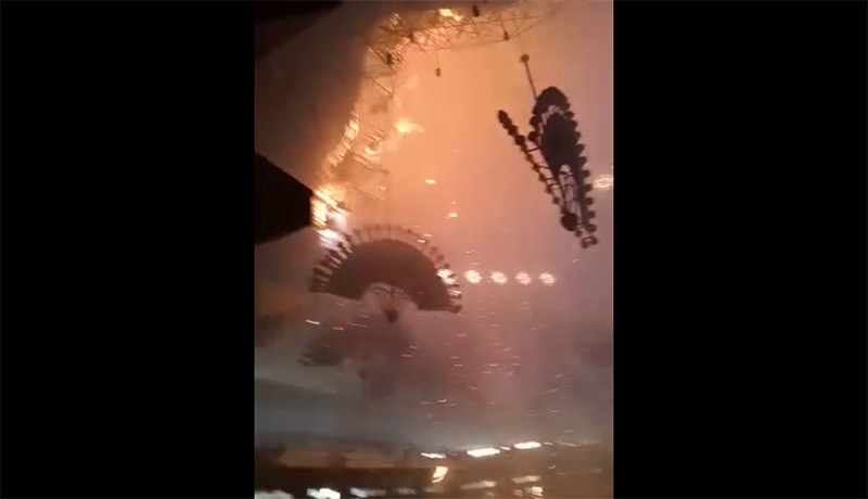 Kondisi Dalam Masjid Islamic Center Koja saat Kebakaran, Api Berjatuhan dari Kubah - Bagian 1