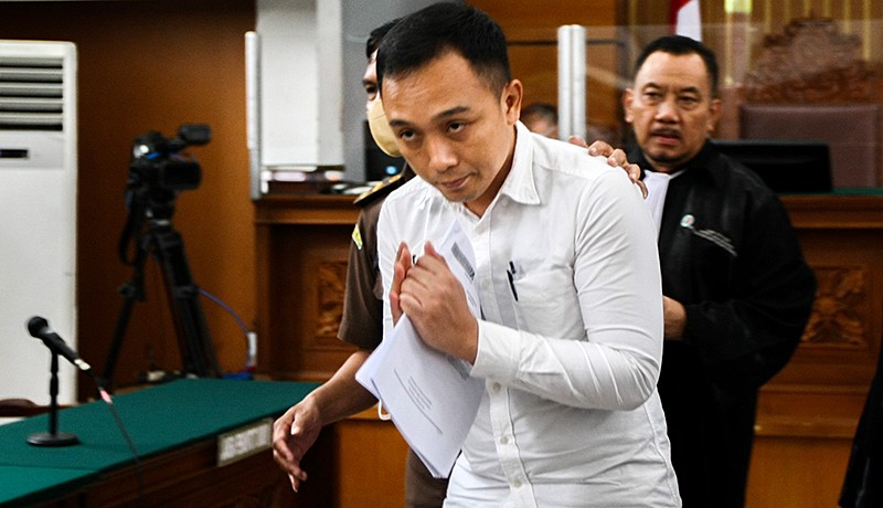 Kasus Pembunuhan Brigadir J, Ricky Rizal Minta Dibebaskan - Bagian 1