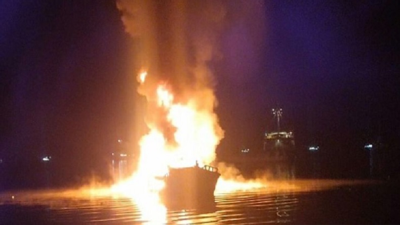 Kronologi Kapal Terbakar di Ambon, Percikan Api dari Karburator Mesin