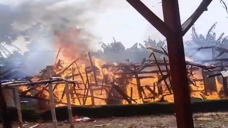 3 Rumah Terbakar di Cianjur, Penghuni Berhamburan Keluar usai Nenek Teriak Minta Tolong
