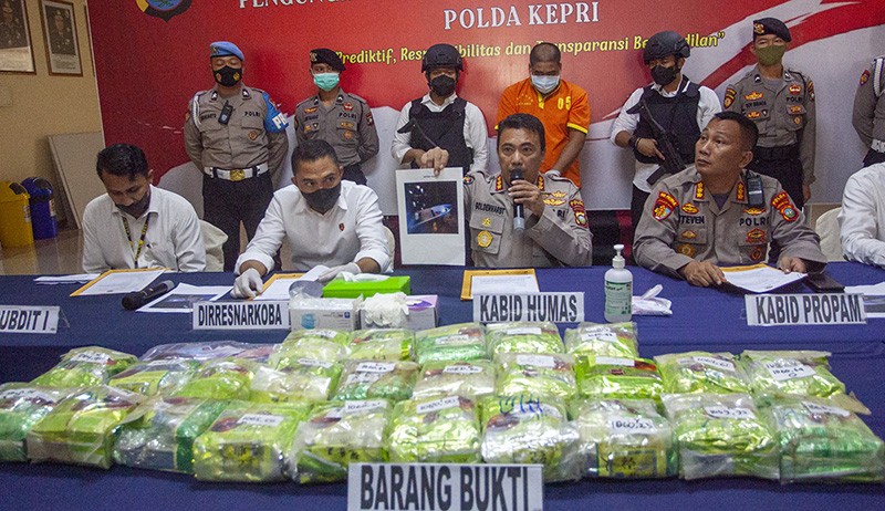 Penampakan 26,6 Kg Sabu Selundupan dari Malaysia Diamankan Polda Kepri - Bagian 2