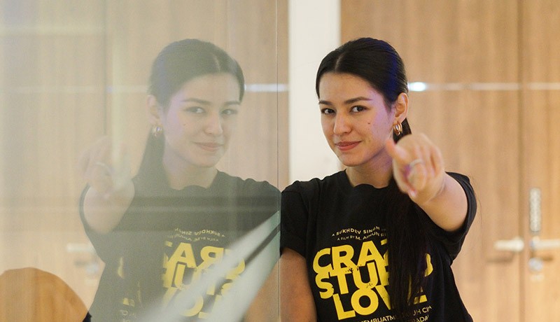 Potret Susan Sameh Pemeran Asti di Film Crazy Stupid Love - Bagian 1