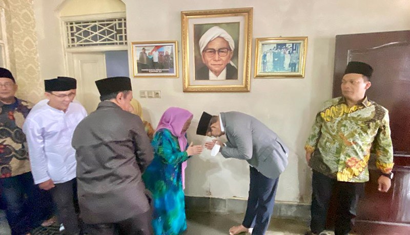 TGB Zainul Majdi Silaturahmi ke Ponpes Bahrul Ulum Tambak Beras - Bagian 1
