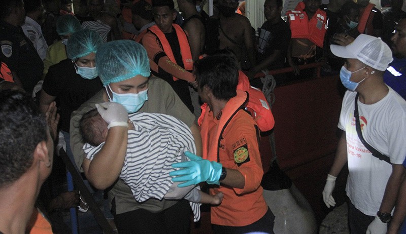 Kapal Cepat Terbakar di Kupang, 7 Penumpang Meninggal Dunia - Bagian 1