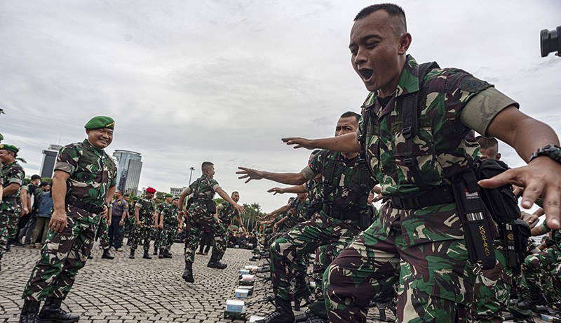 Tegas! Jenderal Dudung Minta Prajurit TNI AD Tidak Terlibat Politik Praktis - Bagian 2