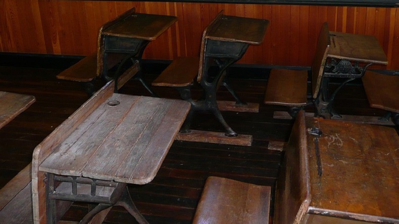 Maling Ini Gondol Kursi dan Meja Sekolah SD di Jambi, Guru sampai Bingung