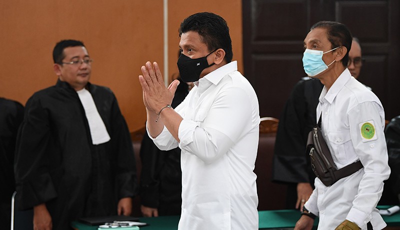 Ferdy Sambo-Putri Candrawathi Tampil Kompak, Begini Penampakannya - Bagian 1