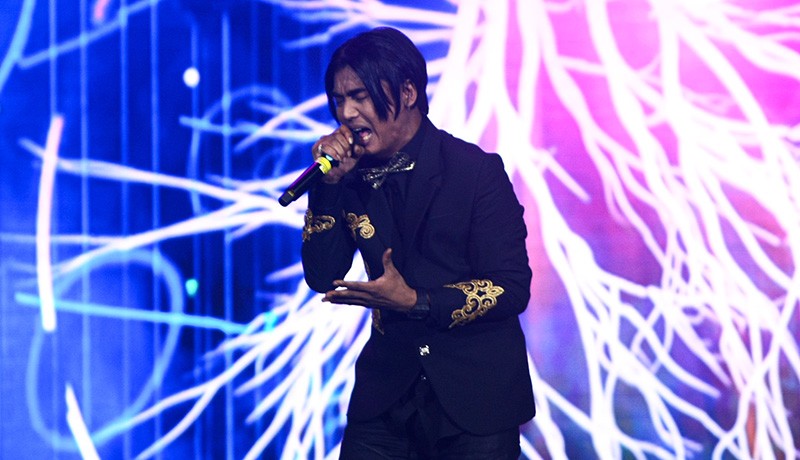 Charly Van Houten Meriahkan Malam Indonesia Awards 2022 - Bagian 1