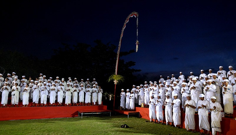 150.000 Umat Hindu Doa Bersama untuk Kelancaran KTT G20 di Bali - Bagian 2