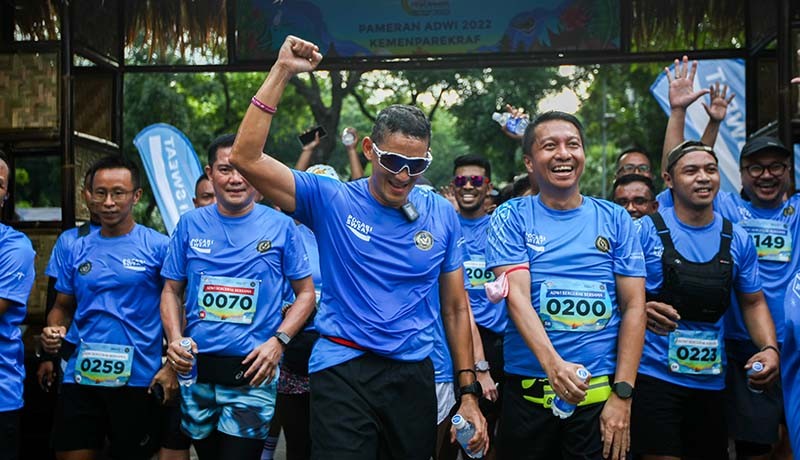 Sandiaga Uno Ramaikan Fun Run ADWI Bergerak Bersama - Bagian 2