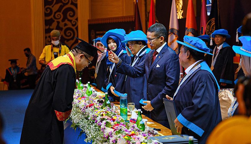 Sandiaga Uno Hadiri Wisuda Politeknik Pariwisata Negeri Medan - Bagian 1