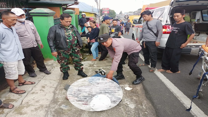 Tabrak lari, Pemotor Tewas usai Terpental di Jalan Raya Ciherang-Cianjur