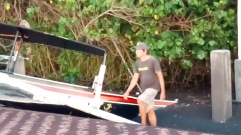 Diterjang Rob, 5 Perahu Nelayan di Gianyar Rusak Parah 