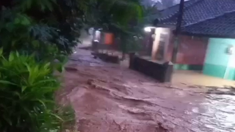 Sungai Cidamar Cianjur Selatan Meluap, 2 Kecamatan Terendam Banjir