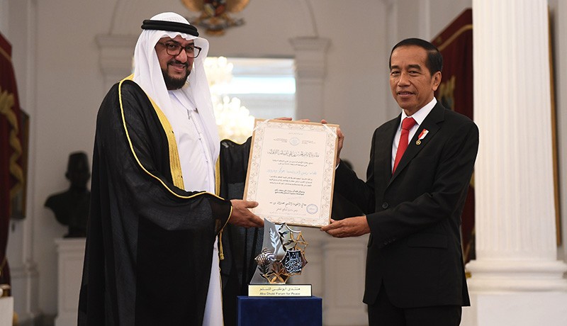 Presiden Jokowi Terima Penghargaan Anugerah Perdamaian Internasional - Bagian 1