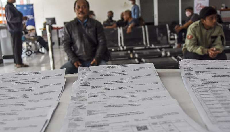 Suasana Pencairan Bantuan Subsidi Upah Rp600.000 Tahap 7 di Kantor Pos - Bagian 2
