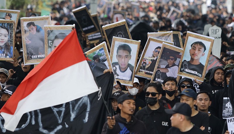 Ribuan Aremania Turun ke Jalan Tuntut Adili Pelaku Tragedi Kanjuruhan - Bagian 1