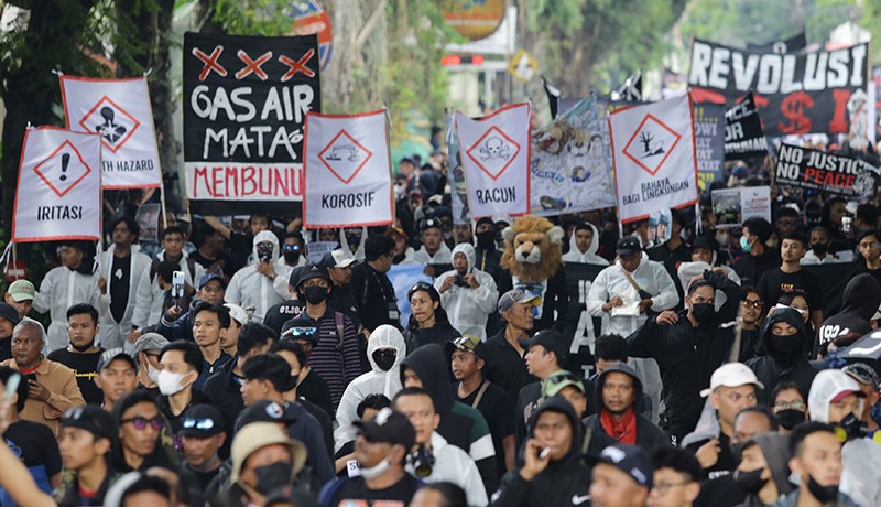 Ribuan Aremania Turun ke Jalan Tuntut Adili Pelaku Tragedi Kanjuruhan - Bagian 2