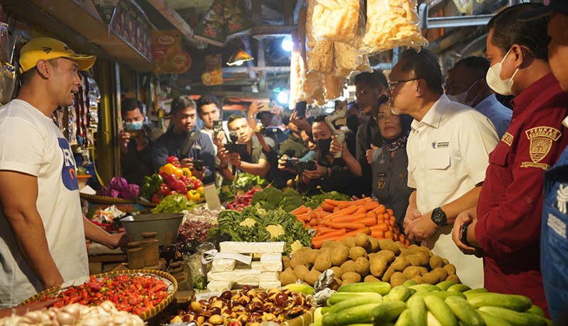 Kunjungi Pasar Tanjungsari Sumedang, Mendag: Harga Beras Rp 9.400, Bayar Bisa Pakai QRIS - Bagian 4