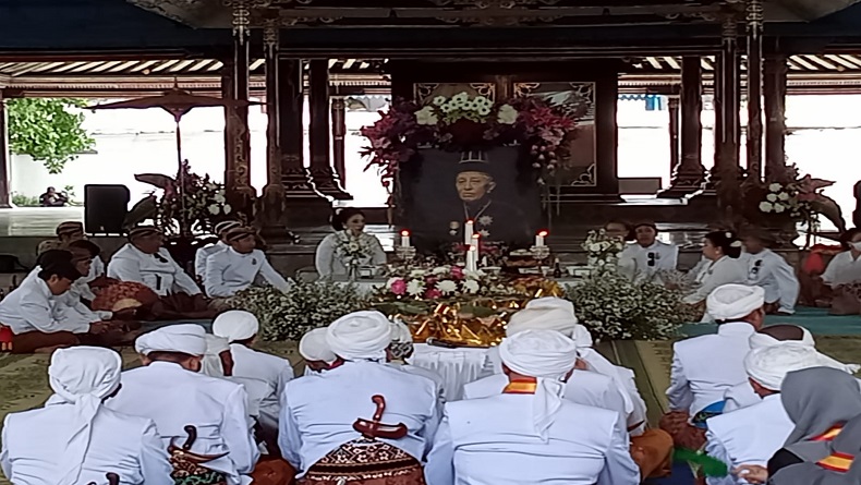 Lembaga Dewan Adat Keraton Solo Gelar Haul Paku Buwono XII