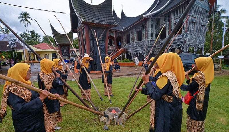 Permainan Alu Katentong Warisan Budaya Matrilineal Minangkabau - Bagian 1