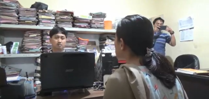 Kedapatan Curi HP di Pasar, Ibu Muda Hamil 5 Bulan Ditangkap Warga