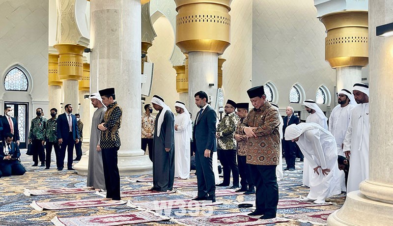 Prabowo Dampingi Jokowi Resmikan Masjid Raya Sheikh Zayed di Solo - Bagian 1